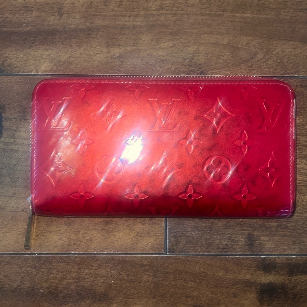 Loui Vuitton Authentic Red & Gold Vernis Zip Wallet With Inside Zipper.